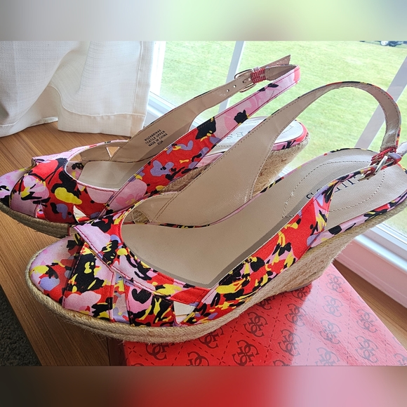 Guess floral wedge heels, pink/red/yellow/black fabric. Size 8.5M - Picture 2 of 7